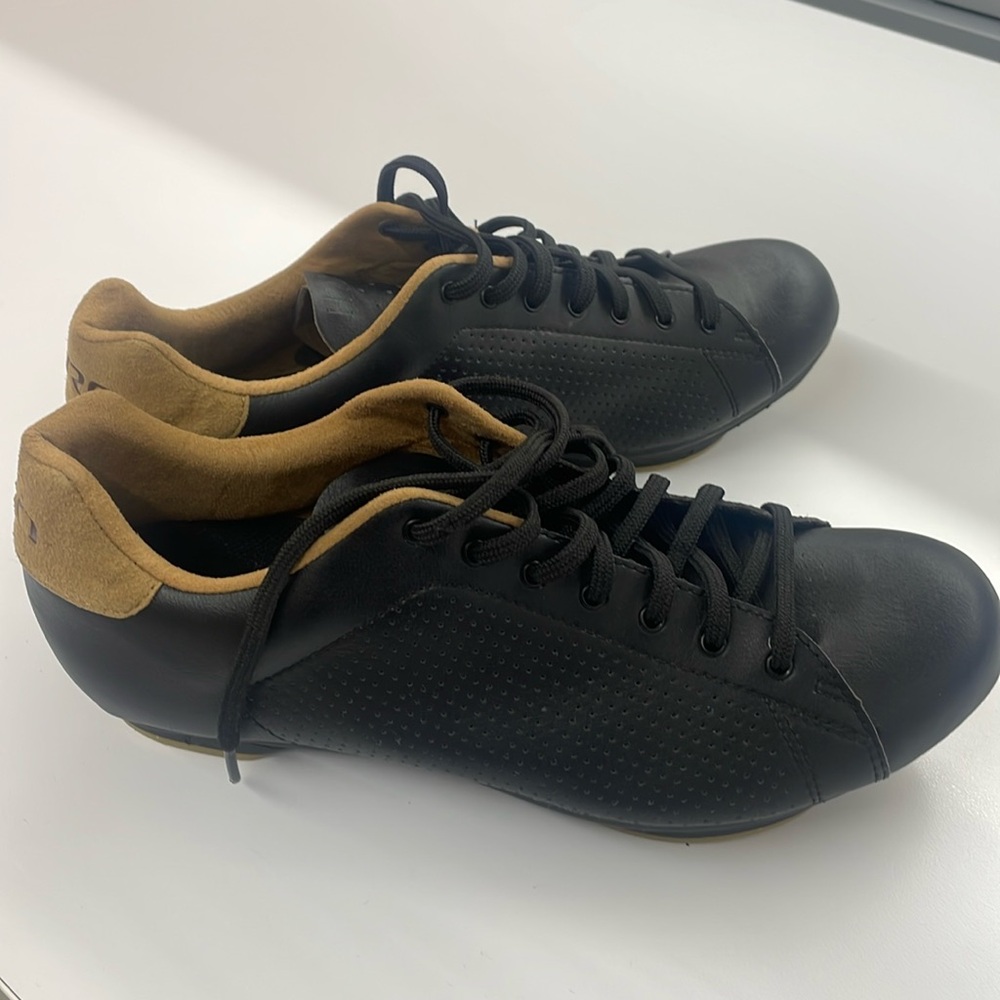 Giro Civila Leather Road Bicycle Cycling Shoes, size EU 43/US 10.5 Women’s